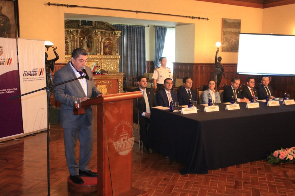 Ecuador conecta servicios del Estado a través de la cédula de Identidad