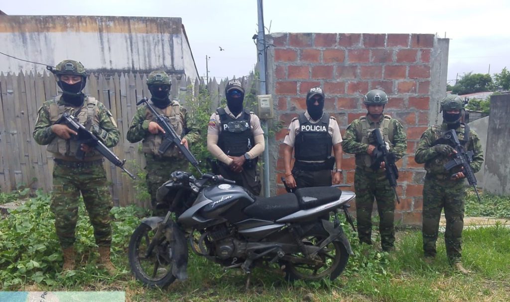 Fuerzas Armadas recuperan motocicletas robadas en Pedernales