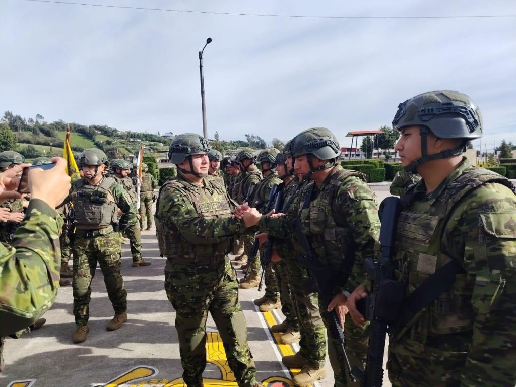 Alto mando militar supervisa operaciones en la frontera norte
