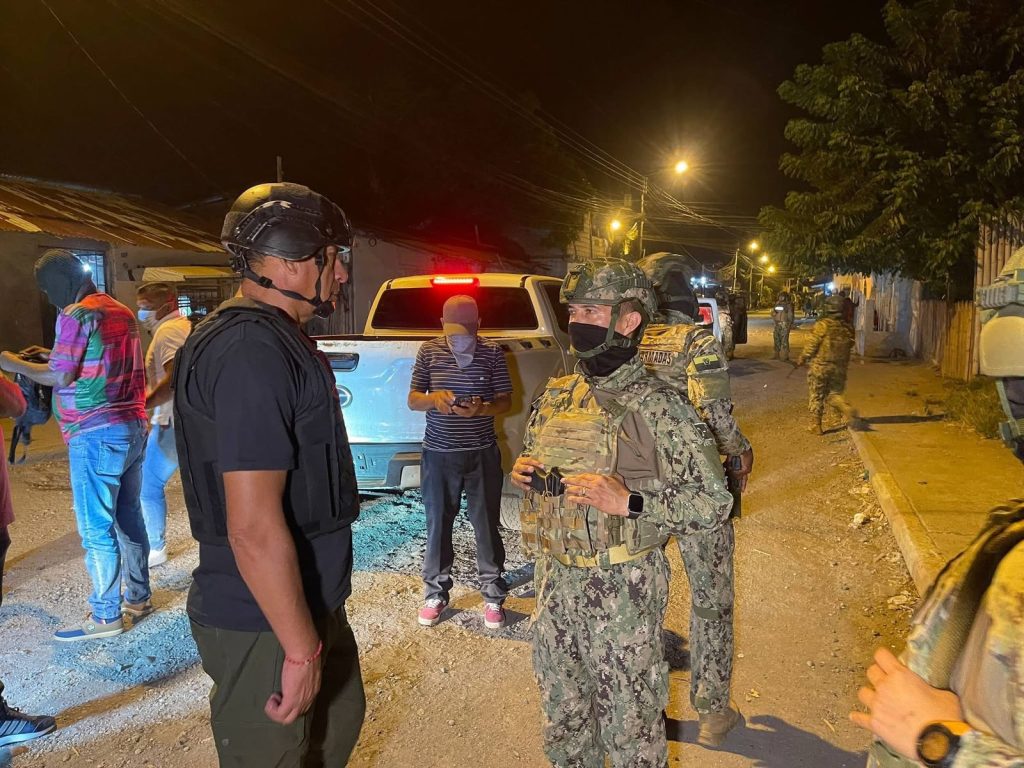 FF. AA. intensifican operaciones de seguridad en Esmeraldas para combatir el crimen organizado