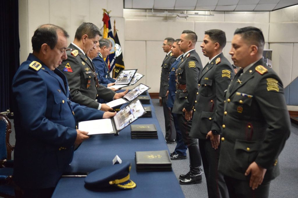 Clausura del primer curso de operaciones de Seguridad Técnica Presidencial