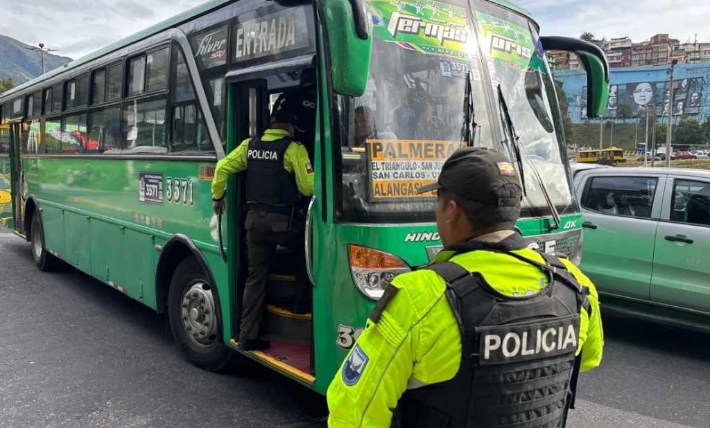 Operativo en El Trébol frena asaltos en transporte público