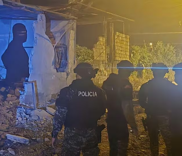 Terror en Quevedo: explosión y balacera dejan tres muertos y cuatro heridos
