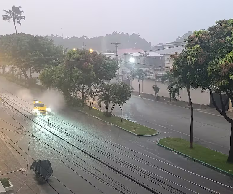Lluvias en todo Ecuador y radiación UV alta marcan el clima este 15 de abril