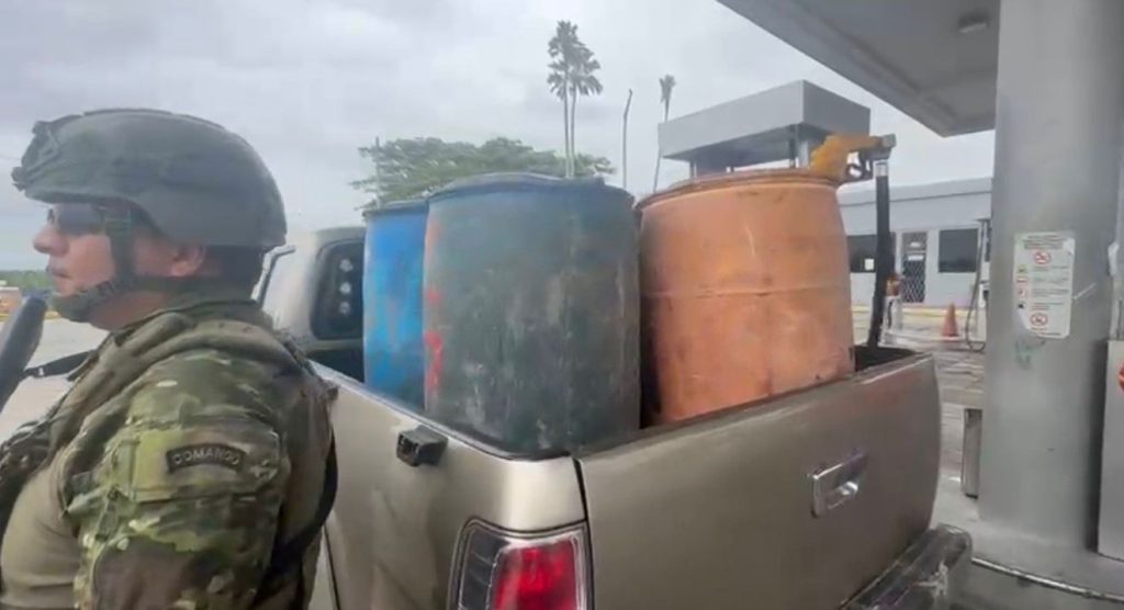 Decomisan combustible ilegal en Los Ríos