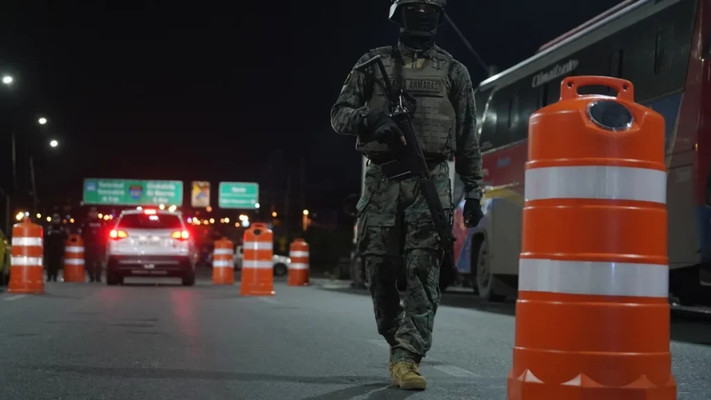 Toque de queda en Ecuador deja 150 detenidos