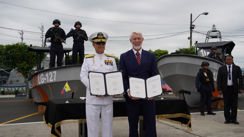 Ecuador incorpora lanchas interceptoras para reforzar control marítimo