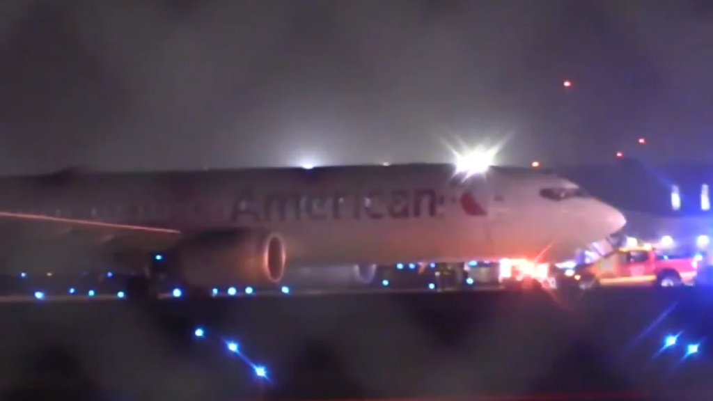 Avión de American Airlines aterrizó con llantas reventadas