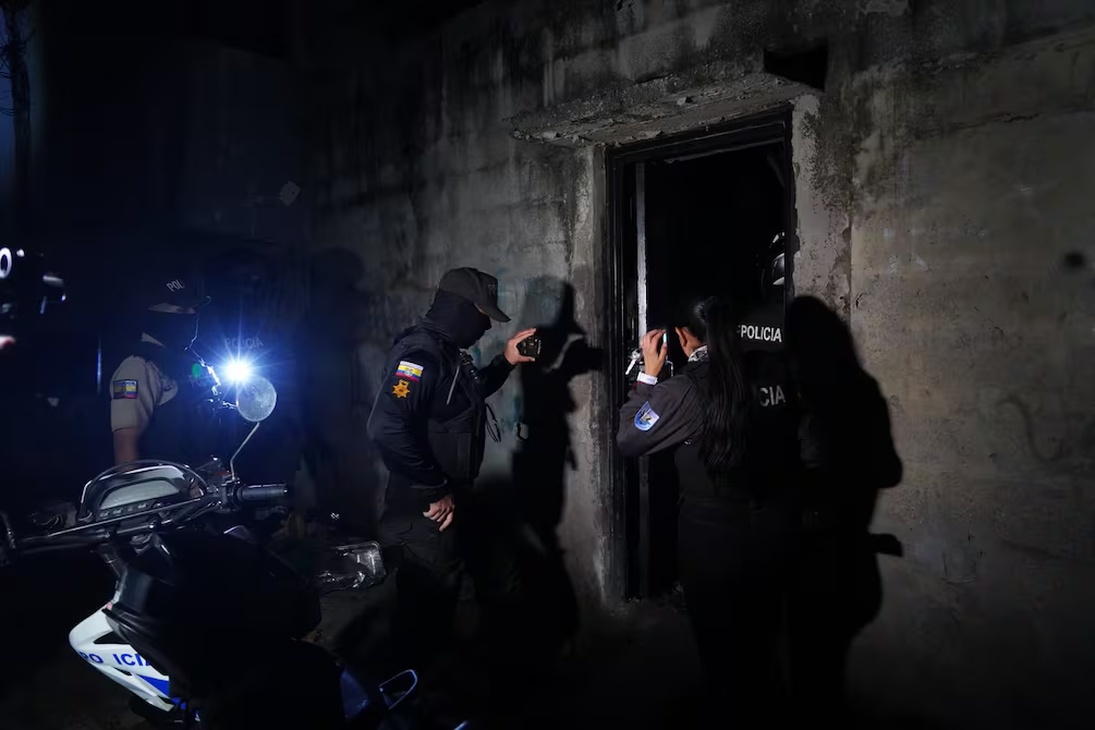Ecuador cierra toque de queda con 3.422 detenidos