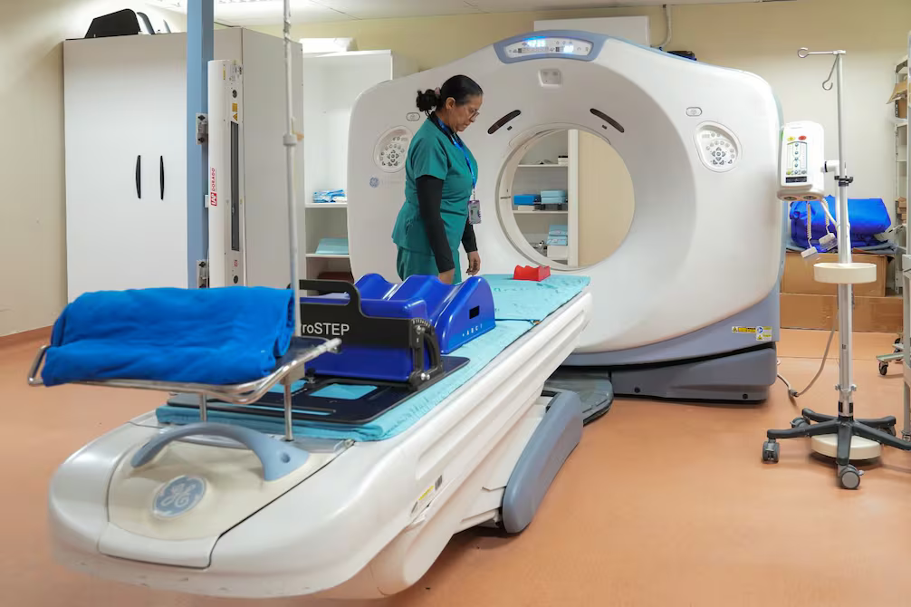 Unidad de Radioterapia del Hospital del IESS se reactiva