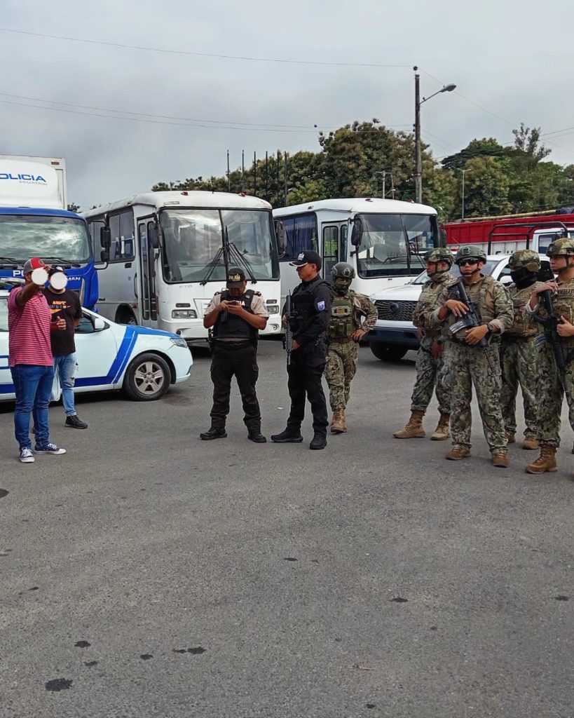 Armada del Ecuador retira cámaras clandestinas durante operaciones de control territorial