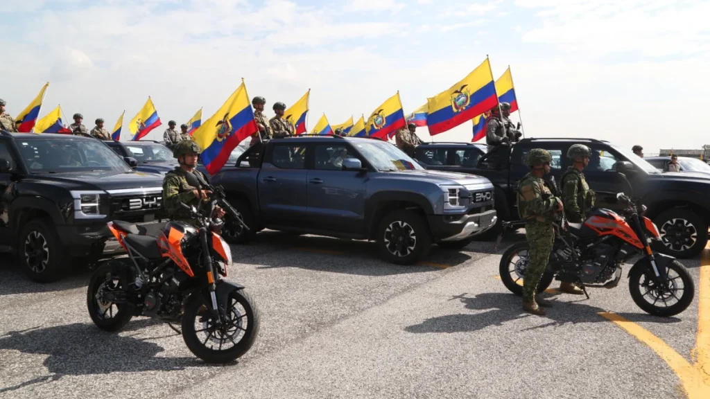 Fuerzas Armadas reciben 139 vehículos para reforzar la seguridad