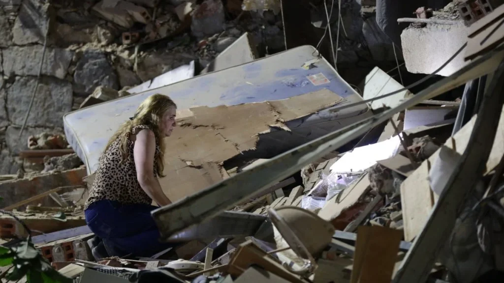 Autoridades reportan al menos 164 fallecidos, 971 heridos y 30 réplicas tras el terremoto en Venezuela