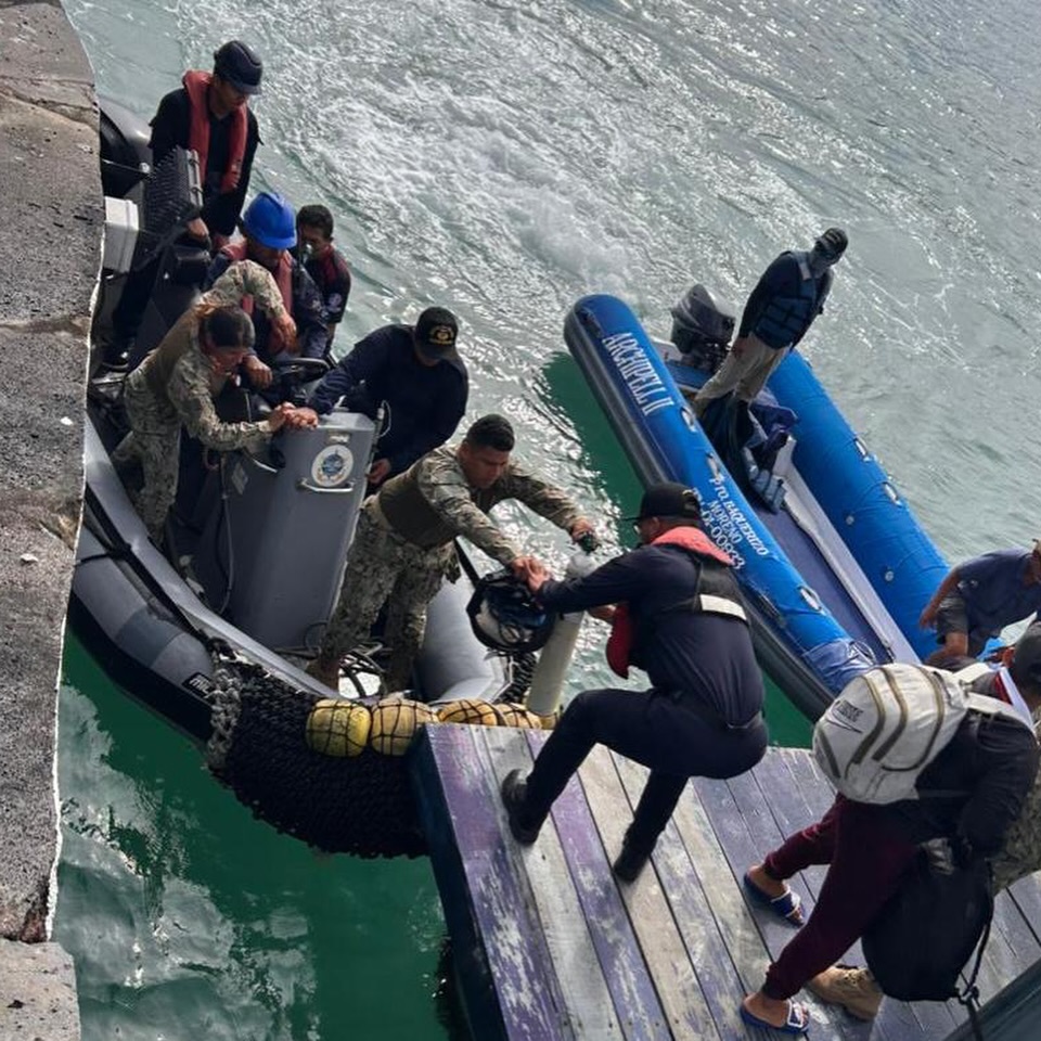 Armada evacúa a pescador con problemas cardíacos en alta mar