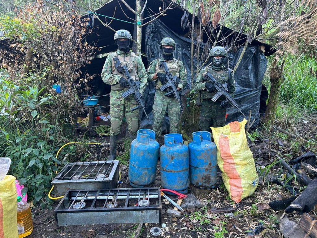 Militares neutralizan minería ilegal en la frontera norte