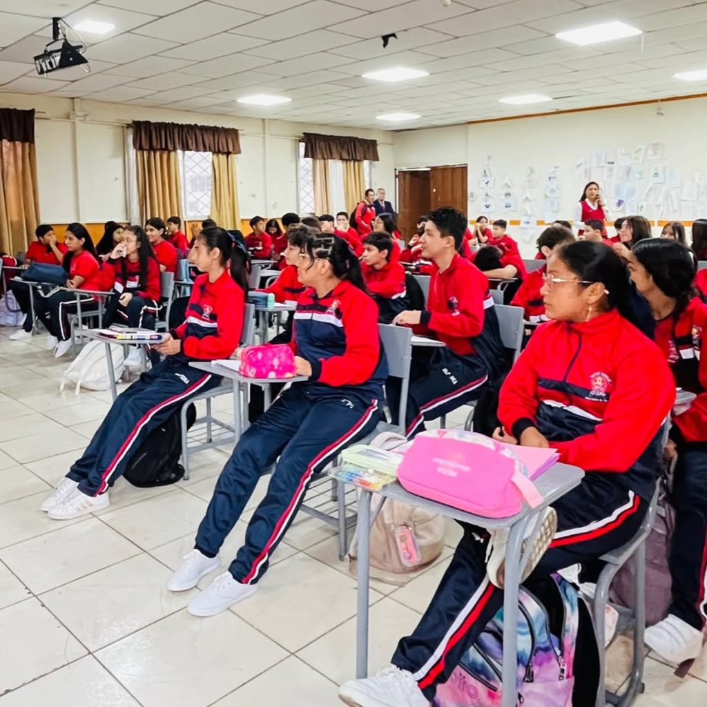 Comunidad de Isla Costa Rica se capacita en educación marino costera