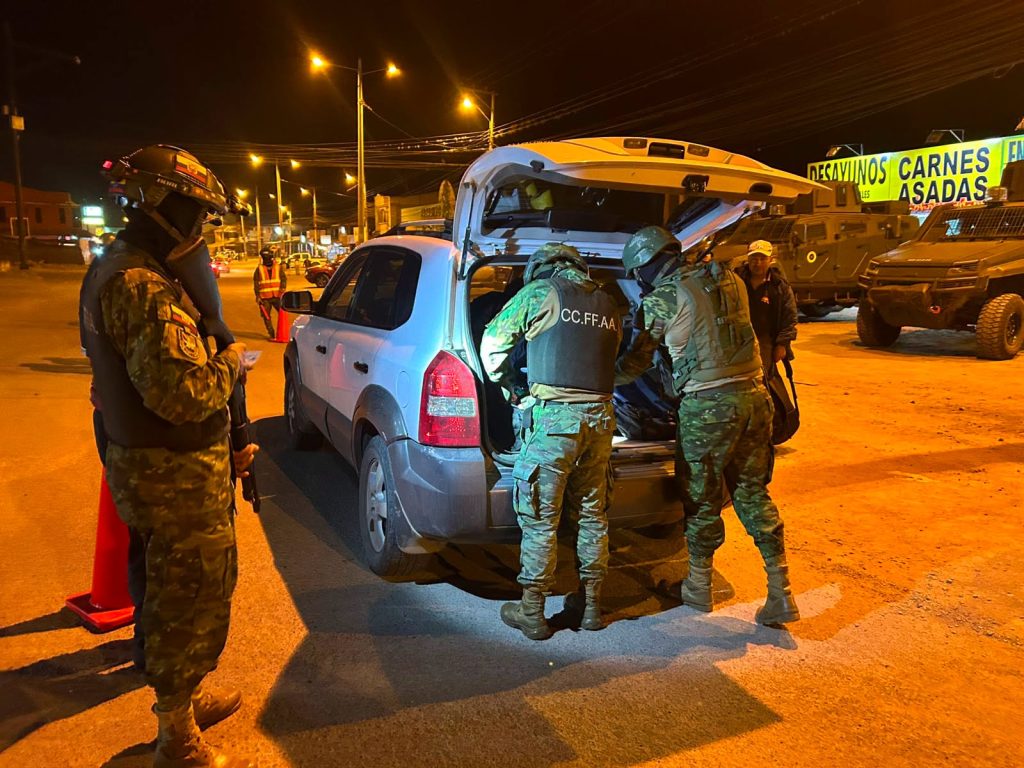 Militares refuerzan controles y operativos en Santa Isabel
