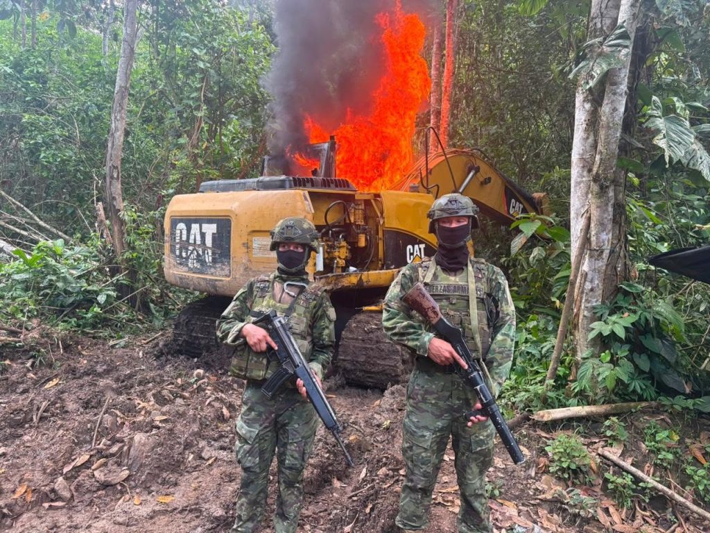 Operativo militar destruye campamentos de minería ilegal en Morona Santiago