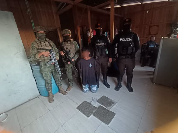 Militares combaten el microtráfico en Pedernales