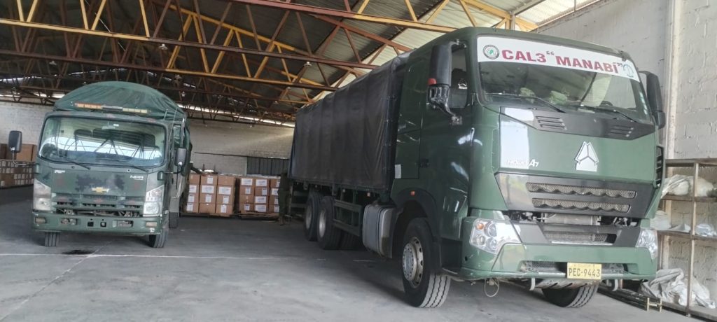 FF. AA. brindan ayuda a damnificados de Santa Ana