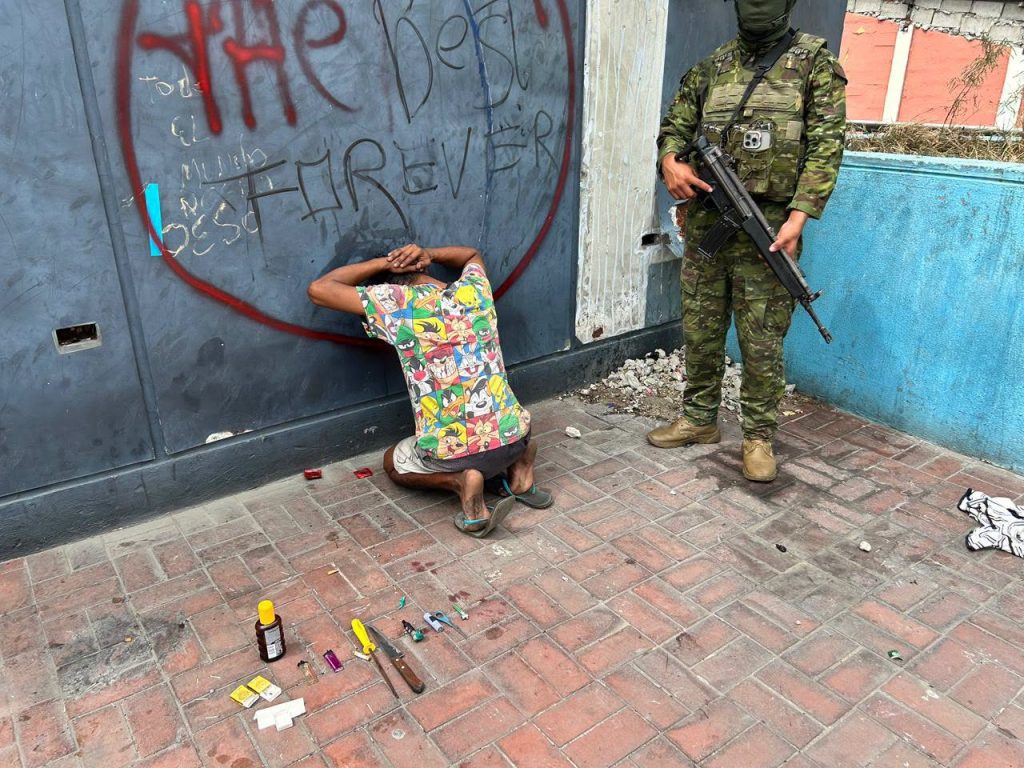 FF. AA. refuerzan controles en sectores conflictivos de Guayaquil