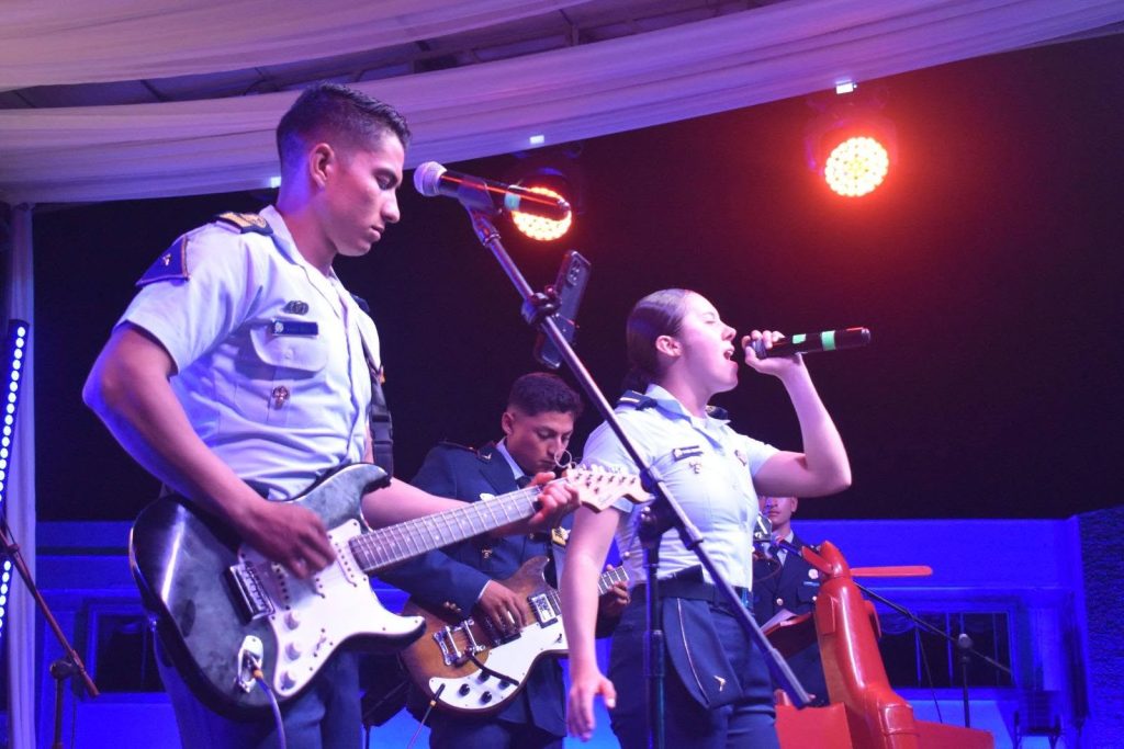 Noche Azul 2026 resalta la excelencia y disciplina de los cadetes ESMA