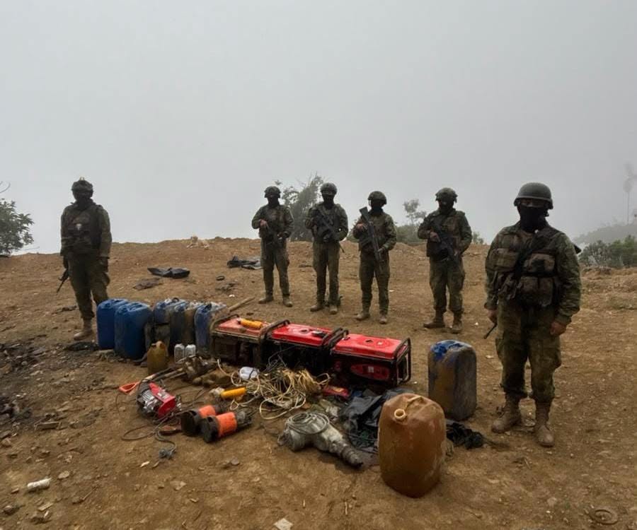 Militares desmantelan infraestructura de minería ilegal en Imbabura