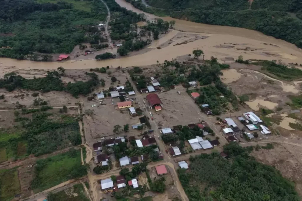10 fallecidos y 10 desaparecidos tras aluvión en Zamora Chinchipe