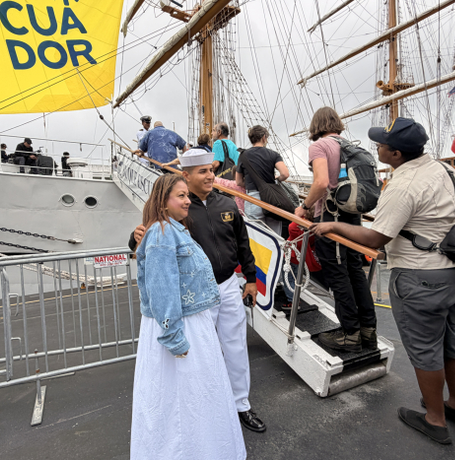El Buque Escuela Guayas emociona a la comunidad ecuatoriana durante su visita a Nueva York
