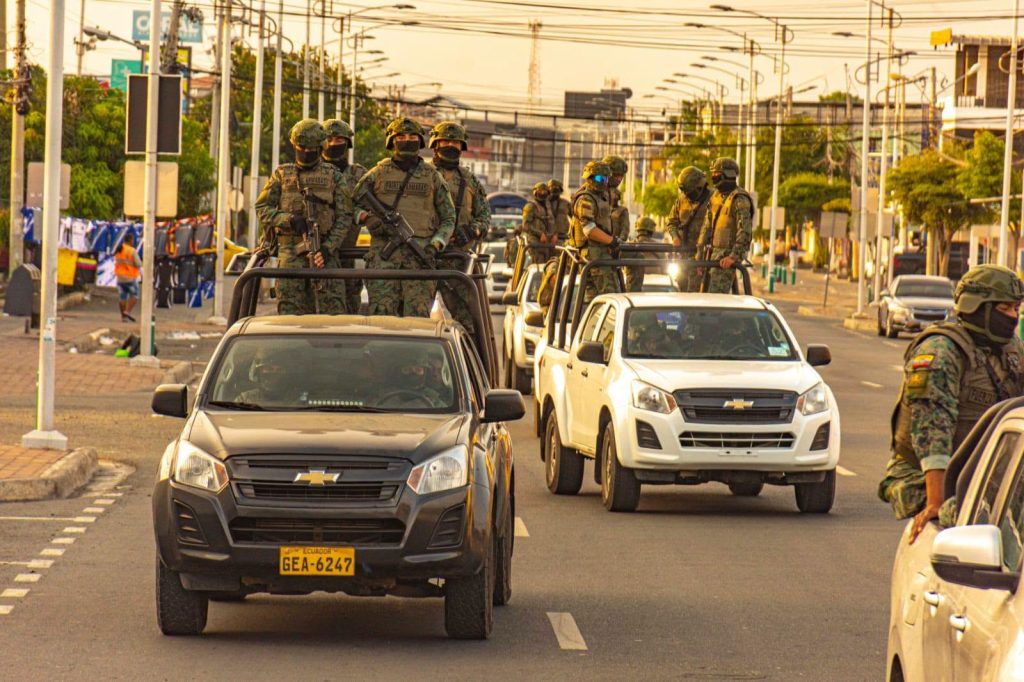 Fuerza Aérea ejecuta operación masiva para fortalecer la seguridad en Manabí
