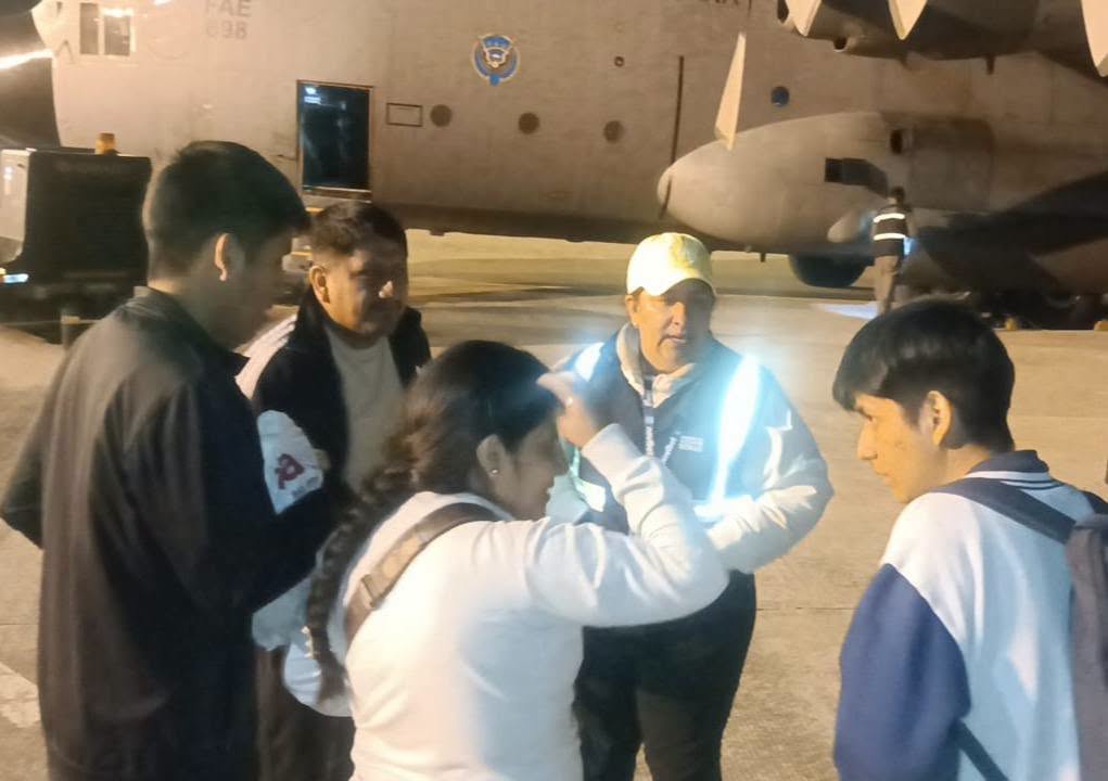 FAE ejecuta puente humanitario para evacuar ciudadanos desde Venezuela