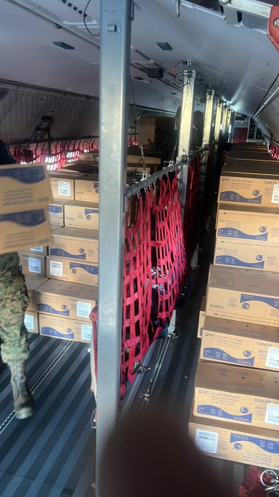 FF. AA. ejecutan puente aéreo humanitario para asistir a familias afectadas en Zamora Chinchipe