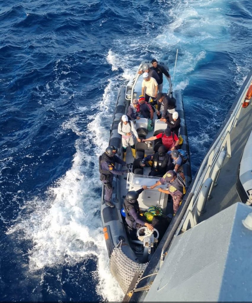 Armada del Ecuador detecta presuntas irregularidades durante control marítimo en Galápagos