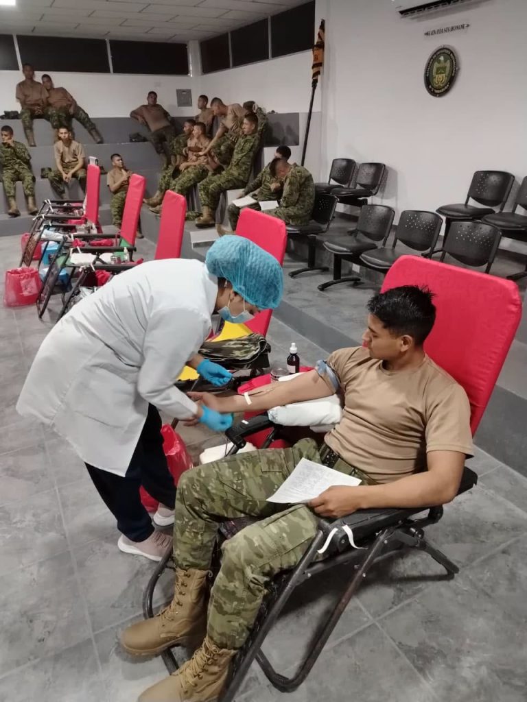 Militares donan sangre para salvar vidas en Santa Rosa