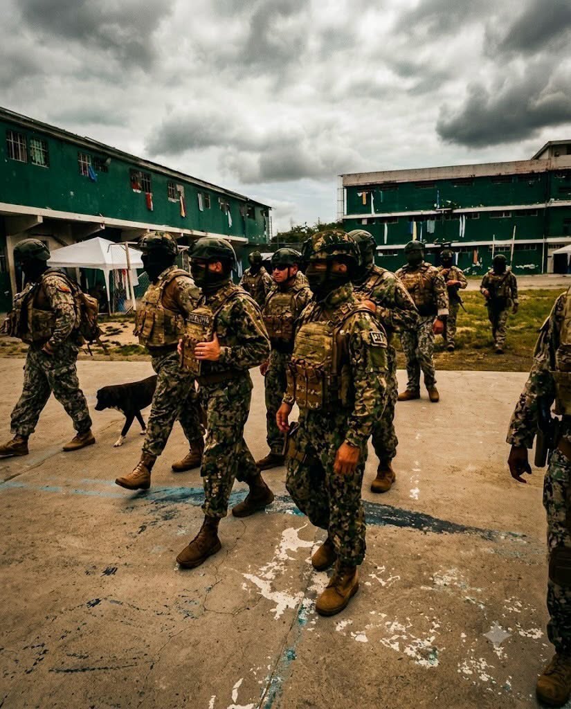 Armada del Ecuador supervisa operaciones militares en la frontera norte