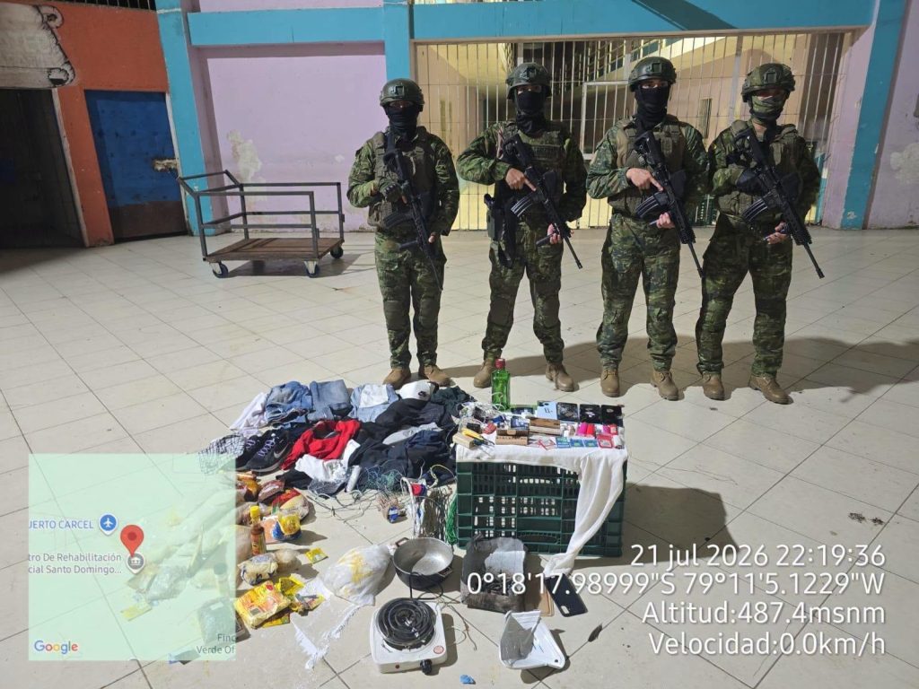 Operativo militar deja decomiso de objetos prohibidos en cárcel de Santo Domingo
