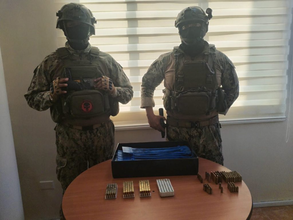Fuerzas Armadas decomisan municiones y sellos de seguridad