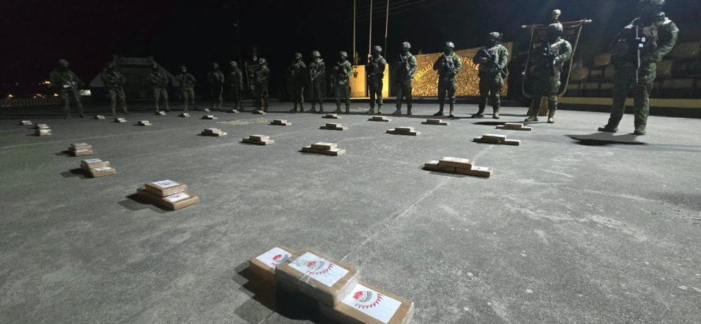 FF. AA. decomisan droga en Montúfar