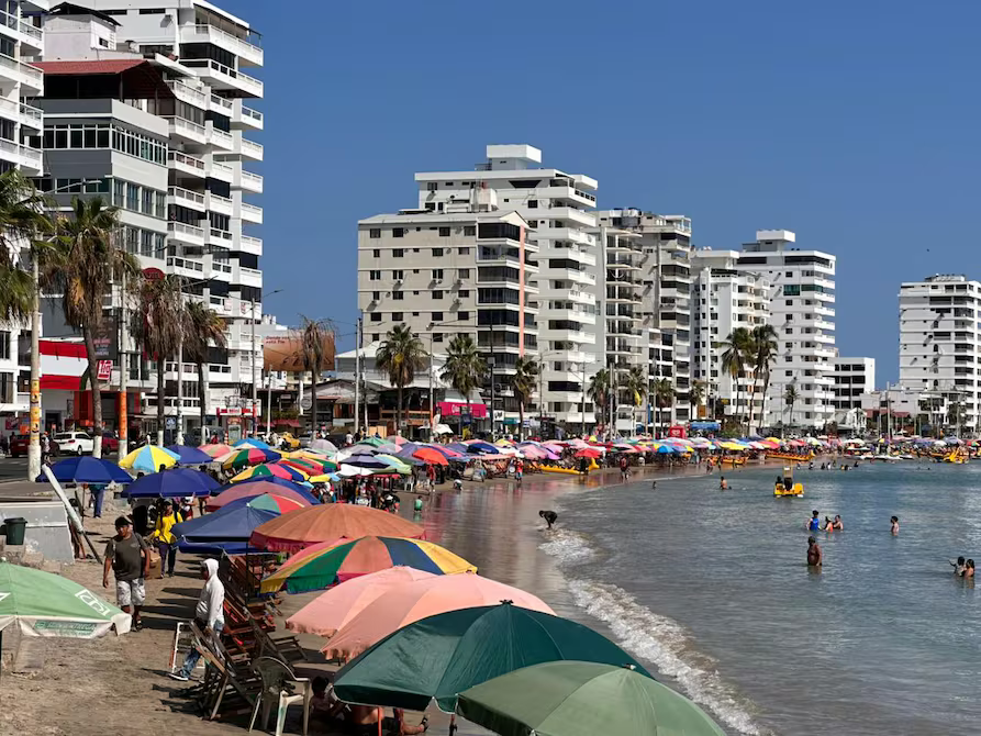 IVA se reduce al 8% en el feriado del 10 de agosto