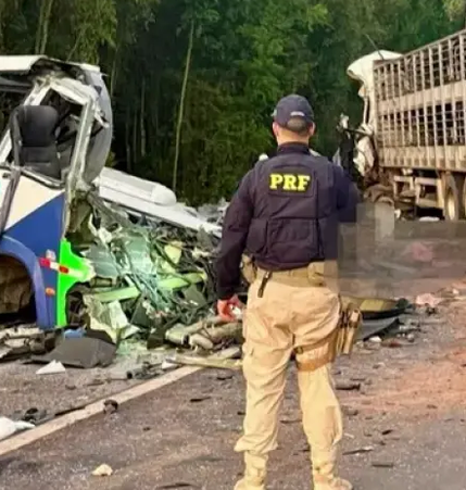 Tragedia vial deja al menos 23 muertos en Brasil