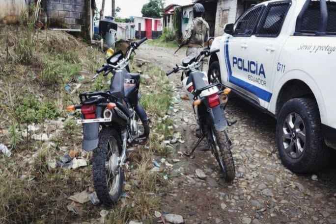 Operación militar deja armas y motocicletas decomisadas en San Lorenzo