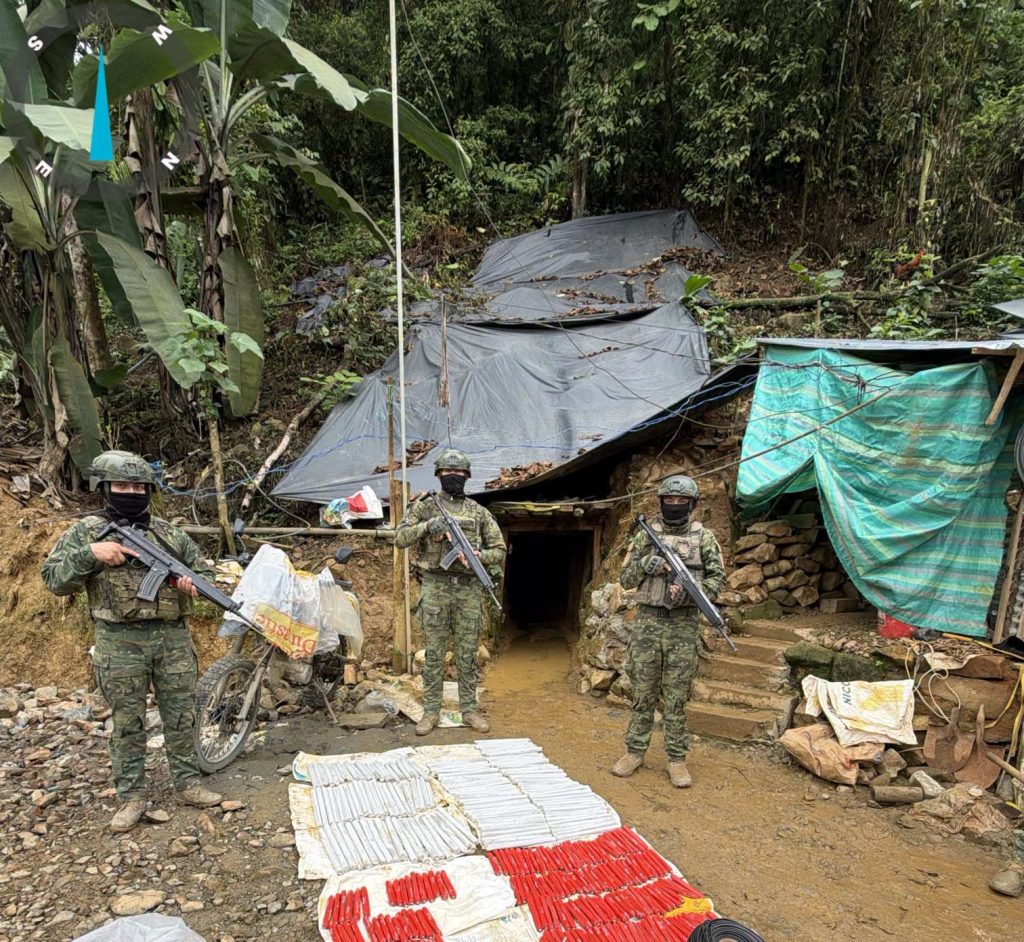 Ejército destruye material utilizado para minería ilegal en Ponce Enríquez