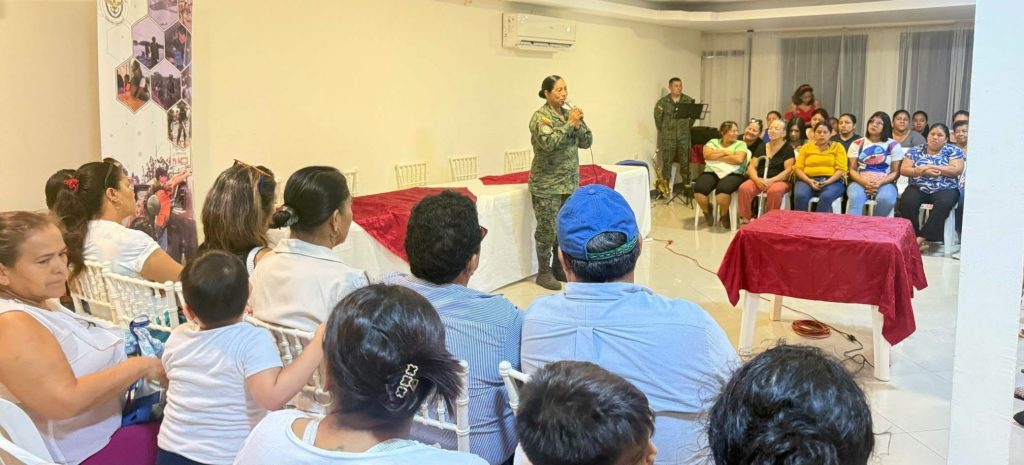 Fuerza Aérea impulsa liderazgo femenino y promueve la denuncia ciudadana en Durán