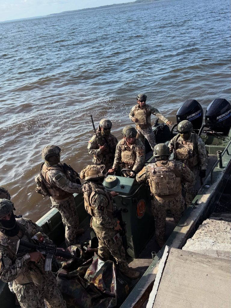 Armada del Ecuador fortalece la seguridad en la frontera norte