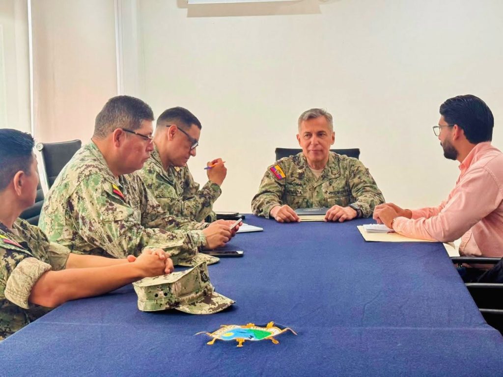 Armada del Ecuador fortalece coordinación con Autoridad Portuaria de Esmeraldas