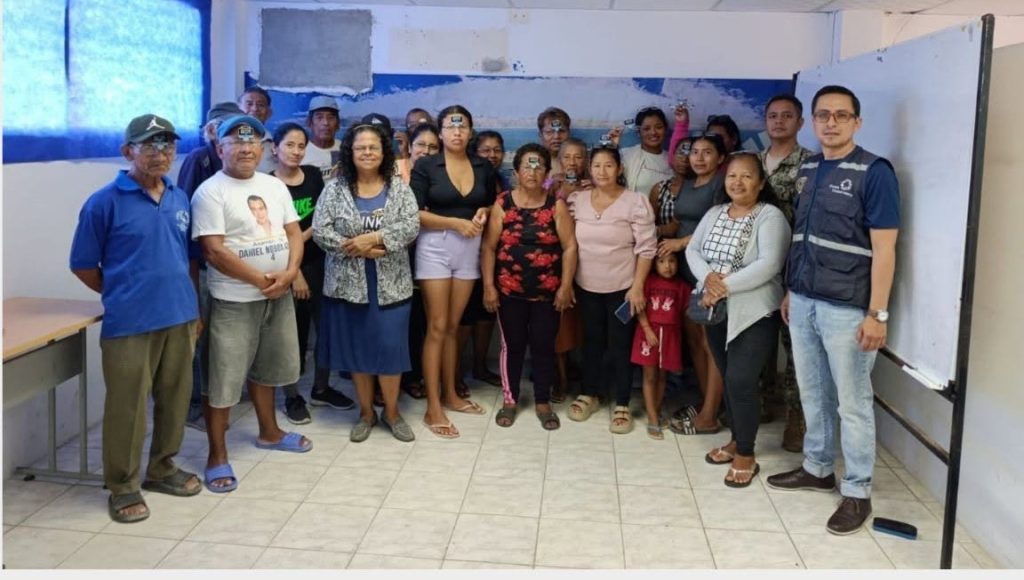Armada del Ecuador brinda atención oftalmológica en Anconcito