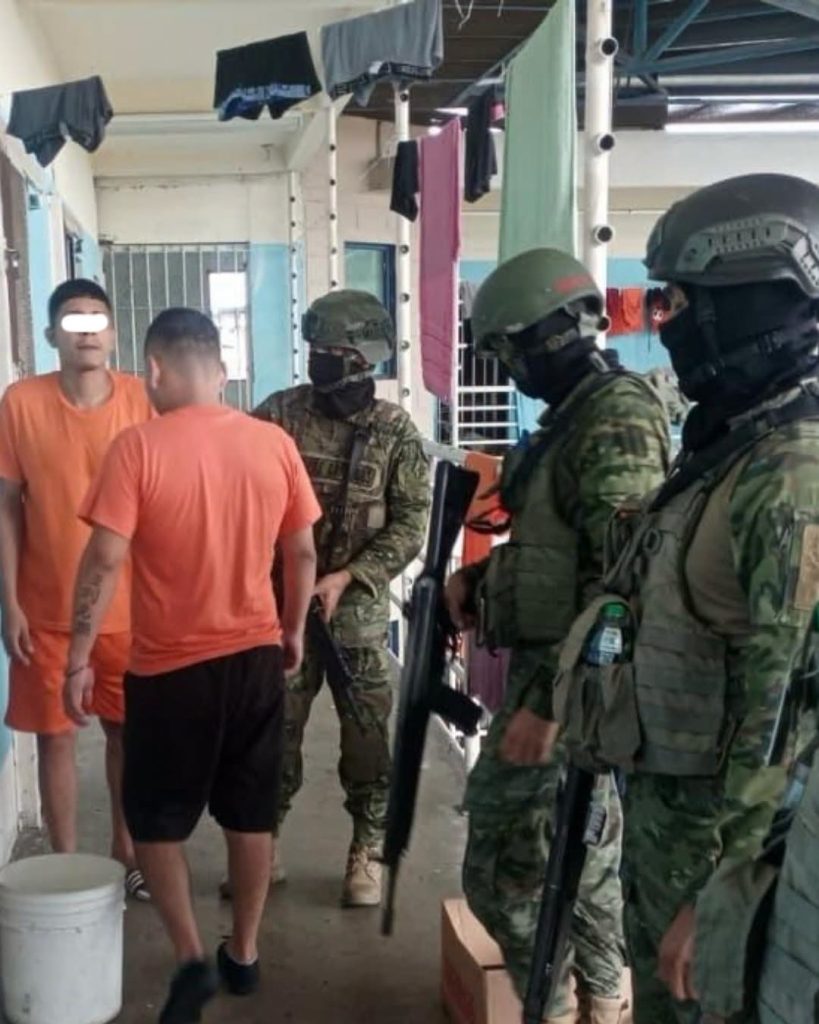 Militares decomisan objetos prohibidos en CPL 4