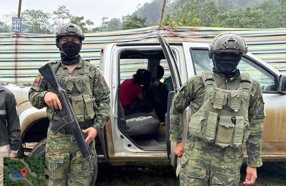 Militares retienen USD 10.000 en efectivo durante operativo en Azuay