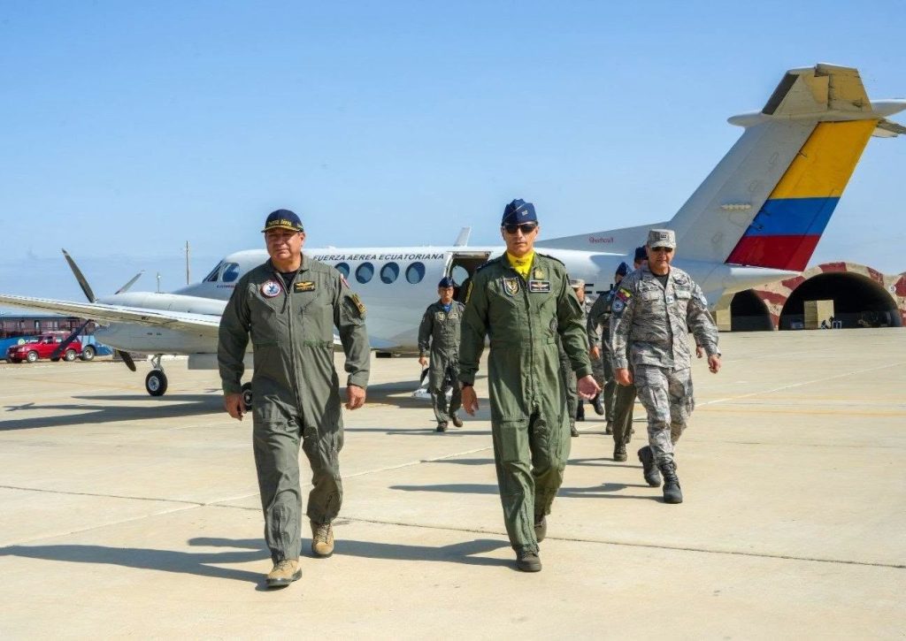 Ecuador y Perú fortalecen cooperación aérea contra el crimen transnacional