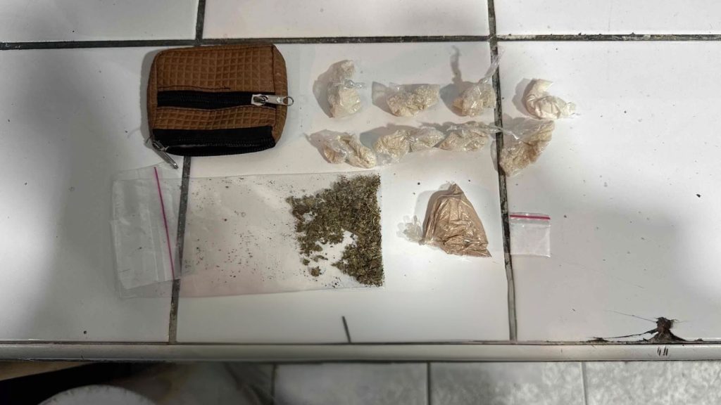Nuevo golpe al narcotráfico en Babahoyo: Ejército decomisa drogas y recupera motos robadas